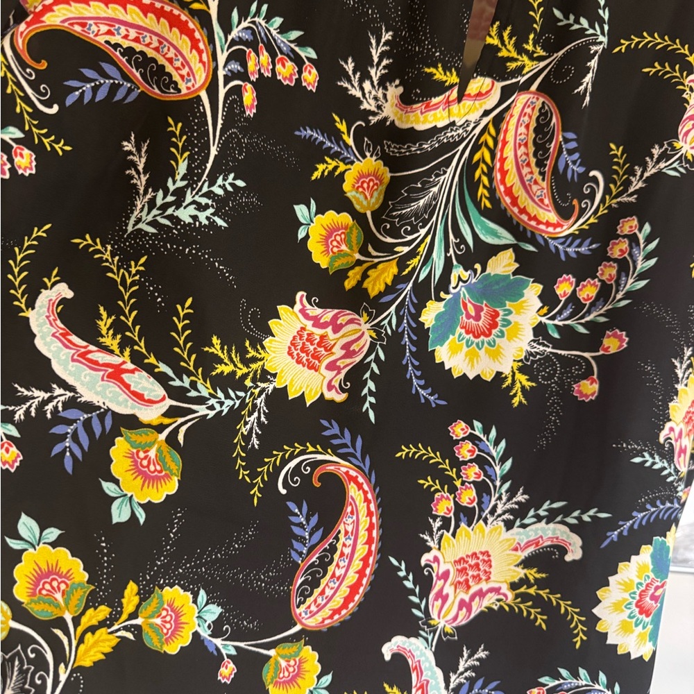 STUNNING!! Ann Taylor Loft Black Floral Blouse SMALL #N - Picture 8 of 9